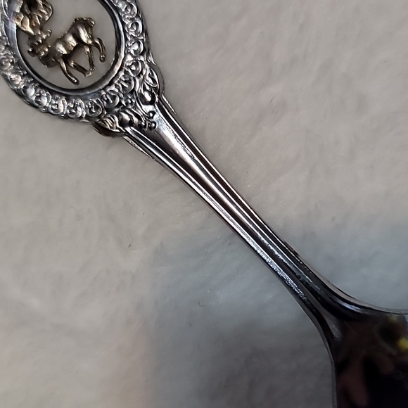 Algonquin Park Ontario Souvenir Spoon silver tone/ provincial crest and moose - Picture 4 of 8